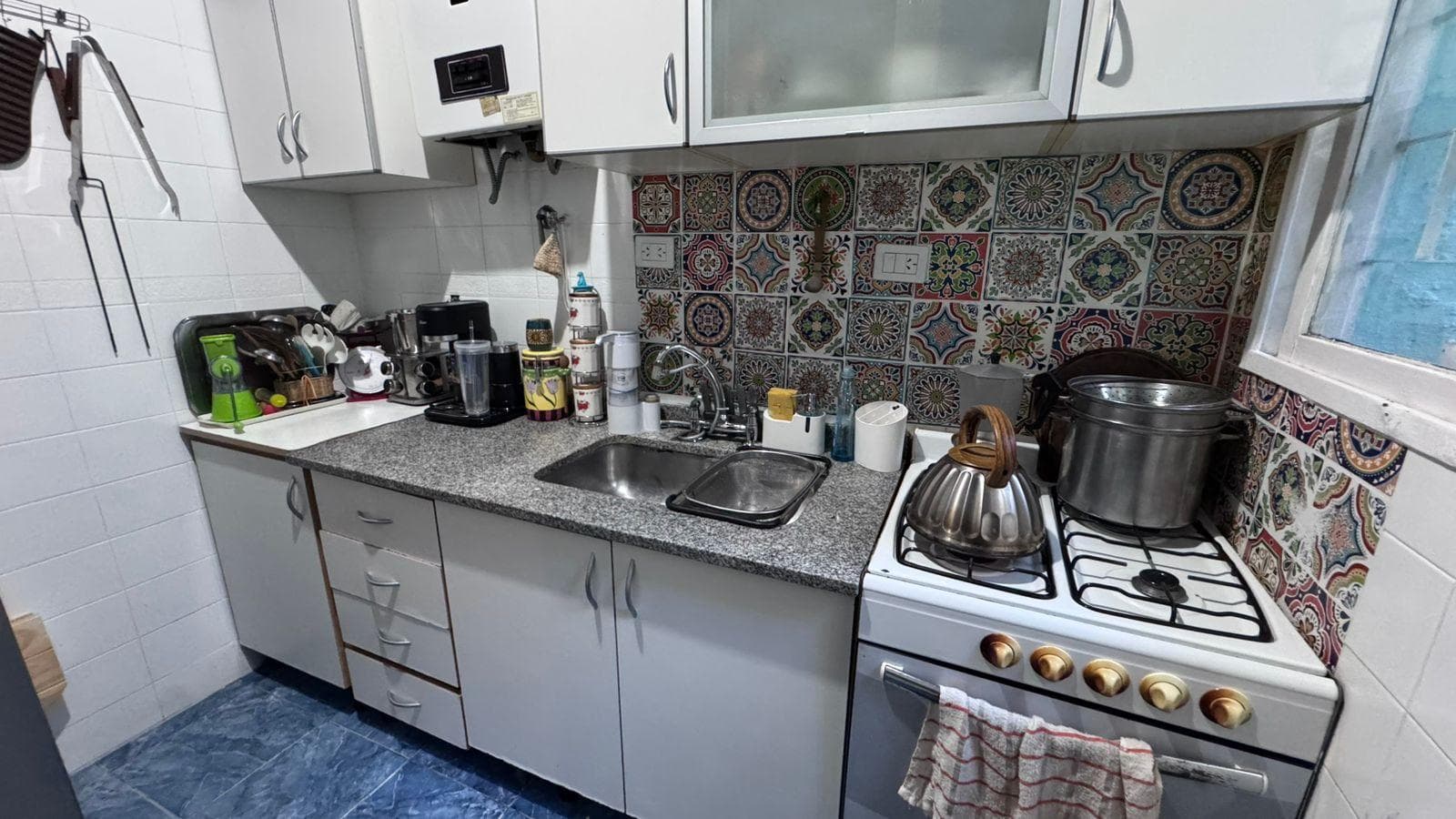 4-Room Apartment with Patio and Grill in Almagro