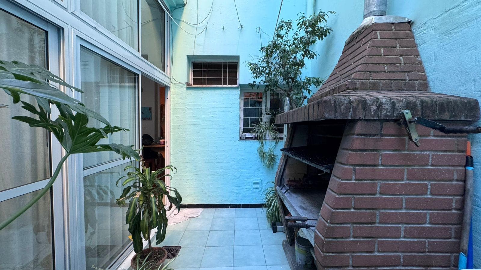 4-Room Apartment with Patio and Grill in Almagro