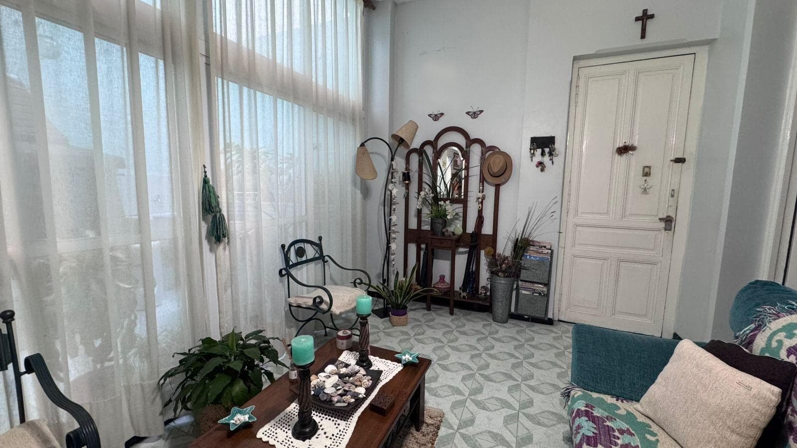 4-Room Apartment with Patio and Grill in Almagro