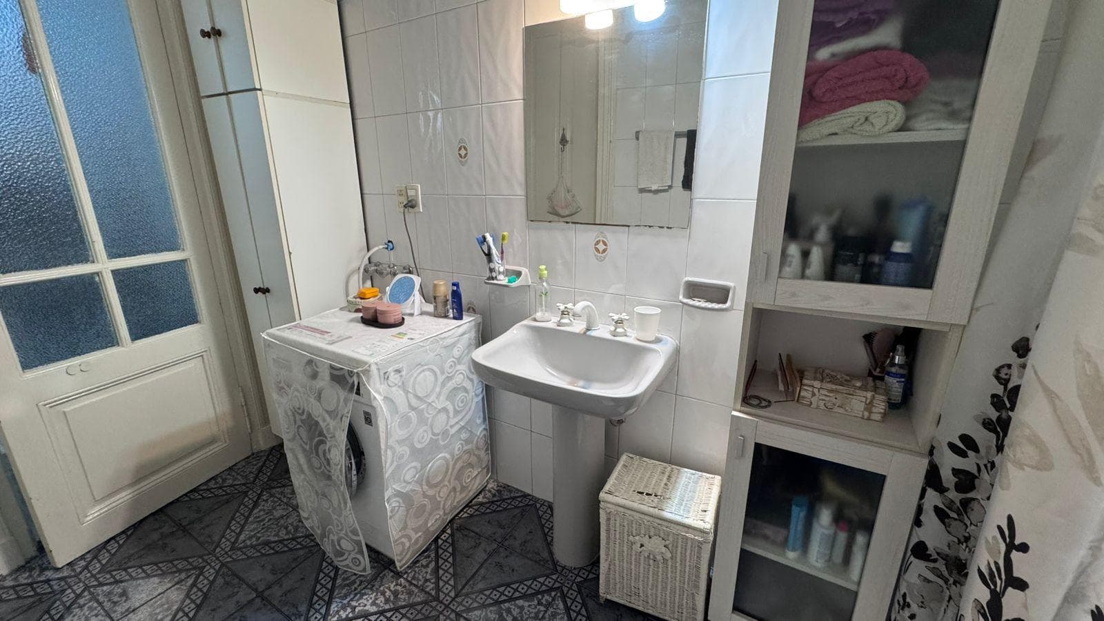 4-Room Apartment with Patio and Grill in Almagro