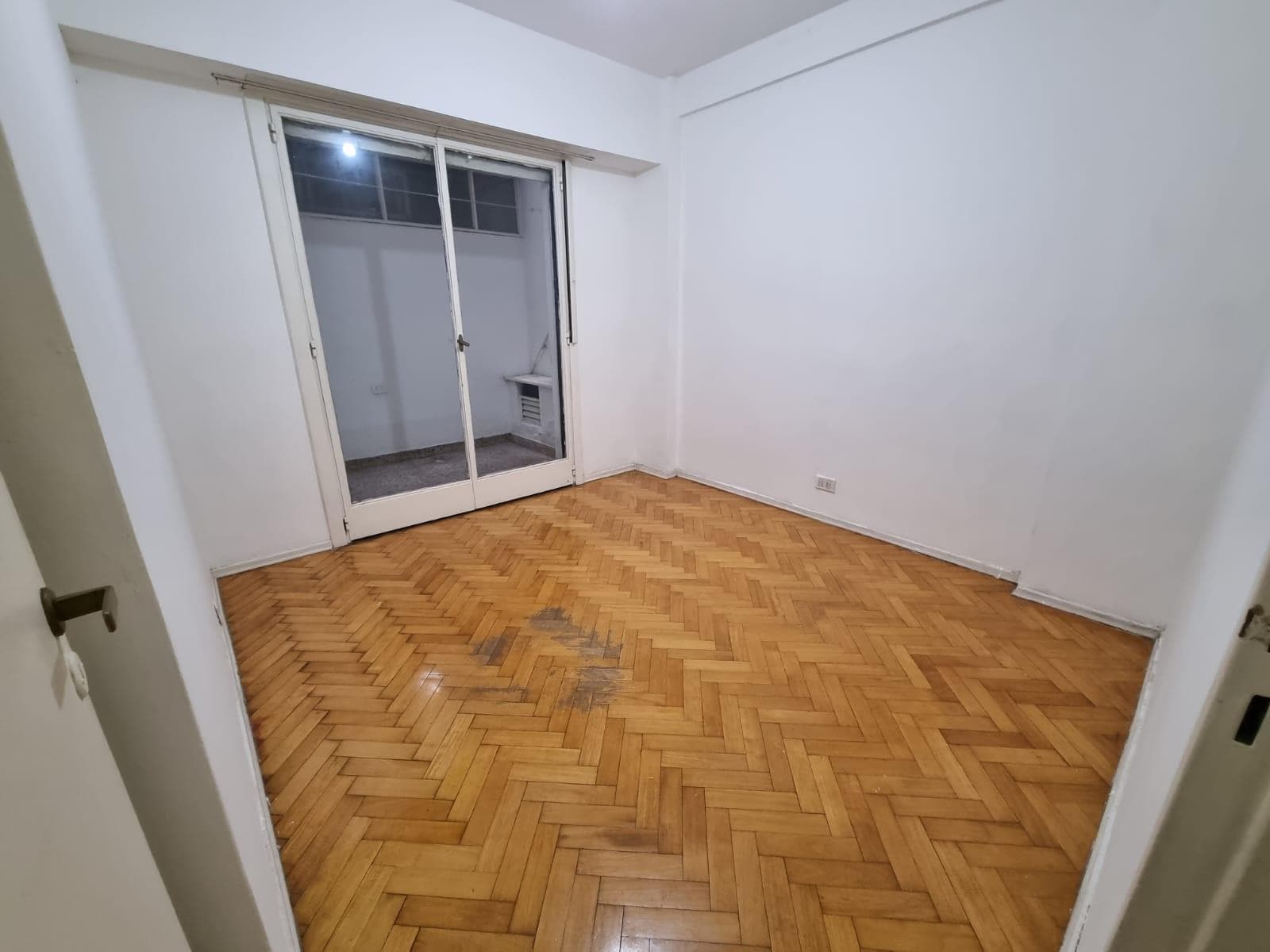 2 Bedrooms - Ground Floor - Paraguay 5400
