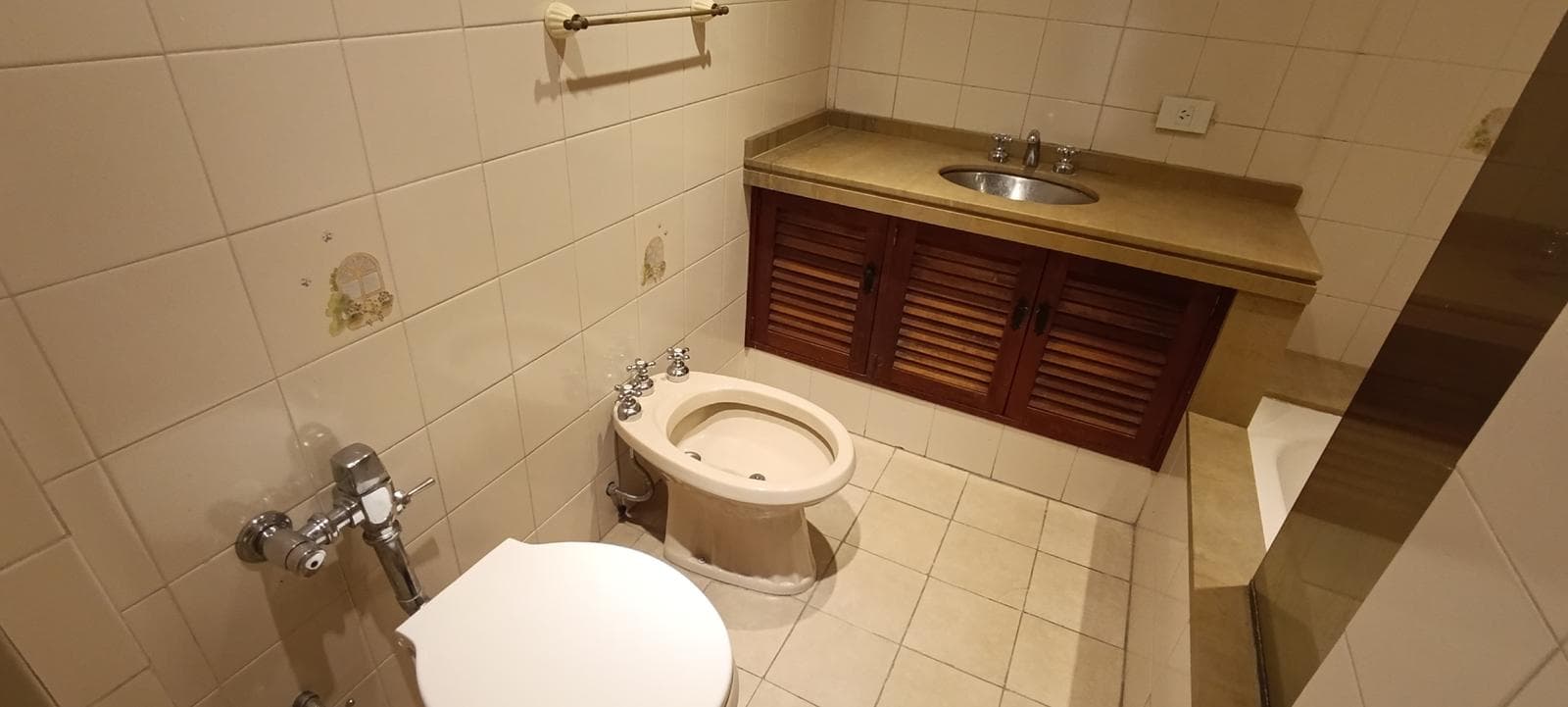 4-room apartment plus maid's quarters for sale in Recoleta—very bright!!!