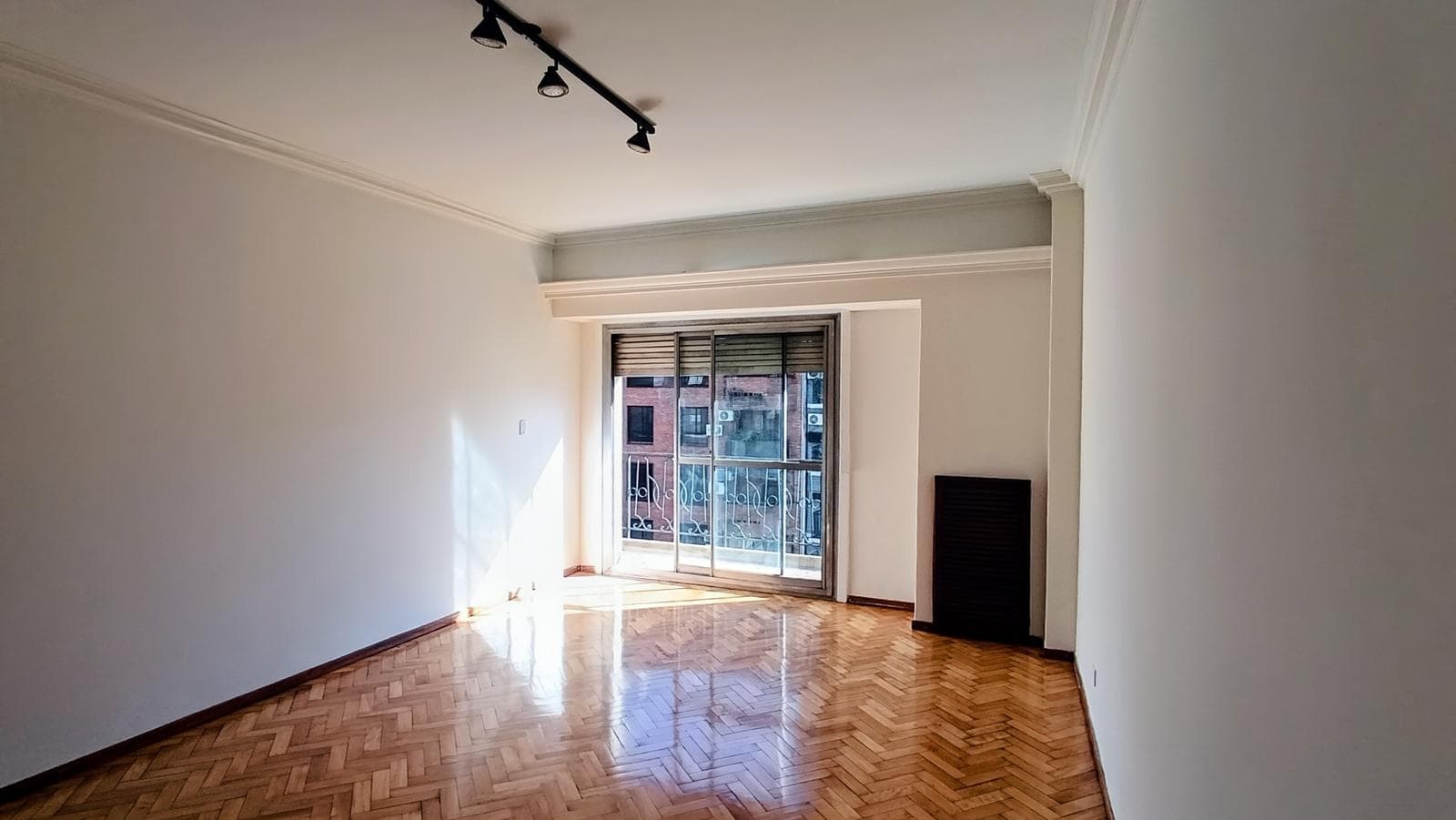 4-room apartment plus maid's quarters for sale in Recoleta—very bright!!!