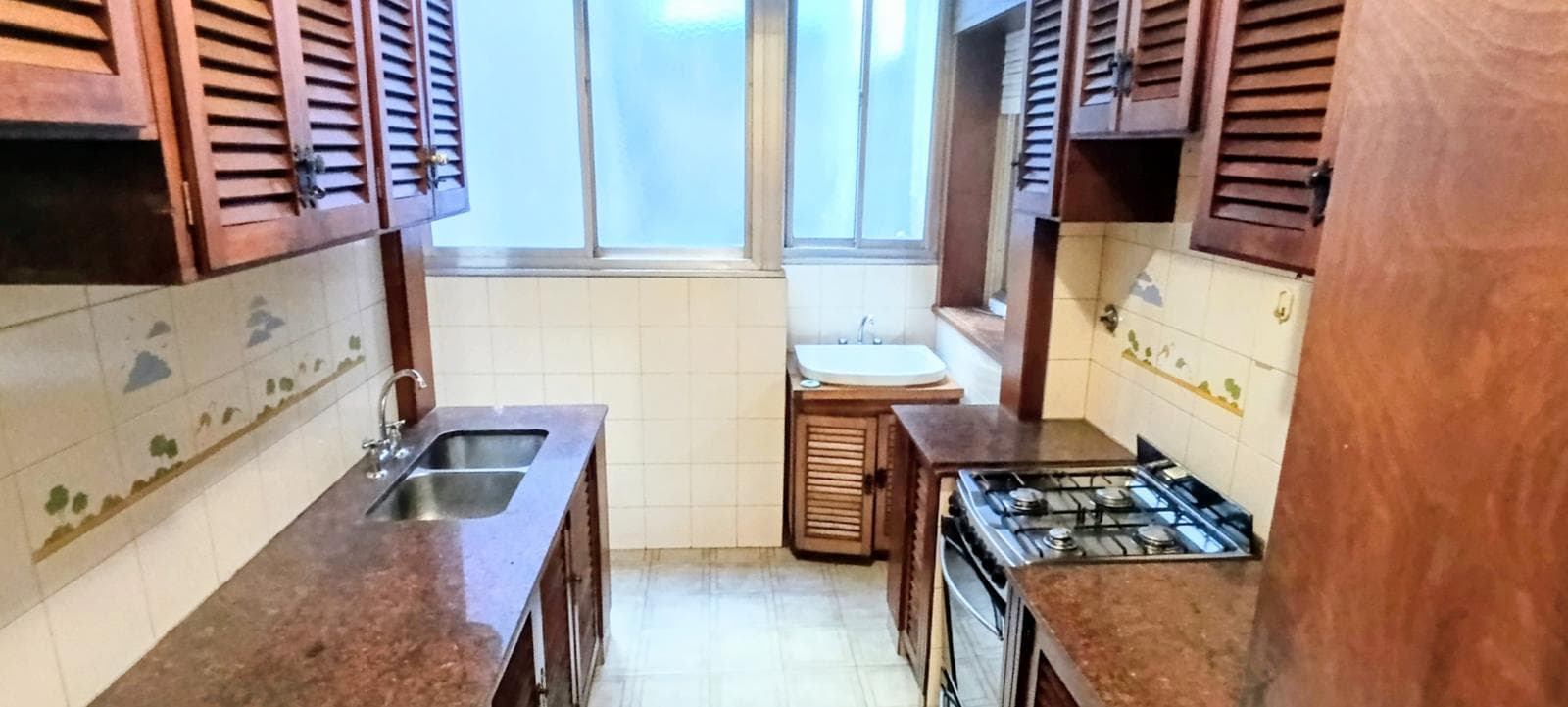 4-room apartment plus maid's quarters for sale in Recoleta—very bright!!!