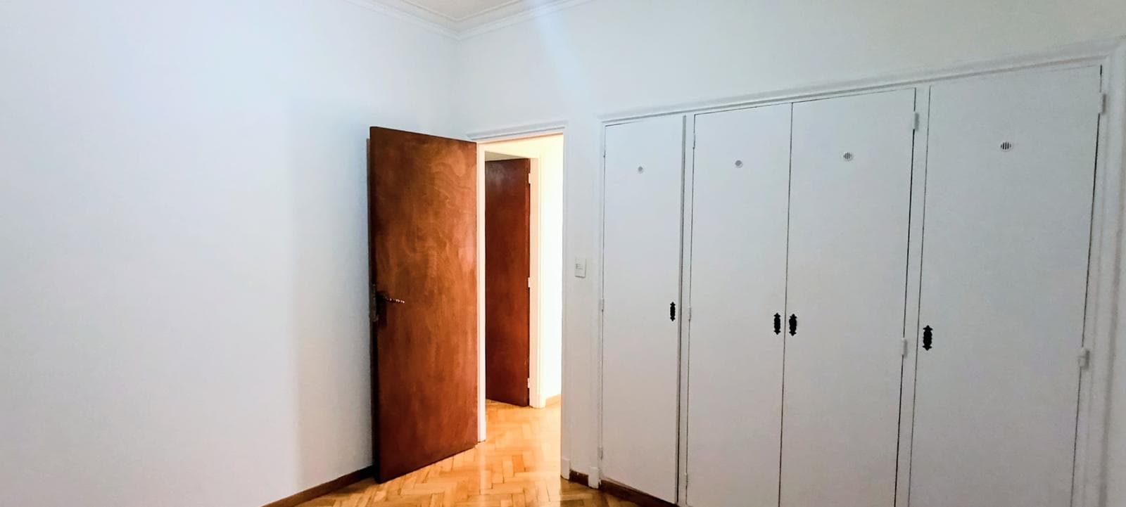 4-room apartment plus maid's quarters for sale in Recoleta—very bright!!!