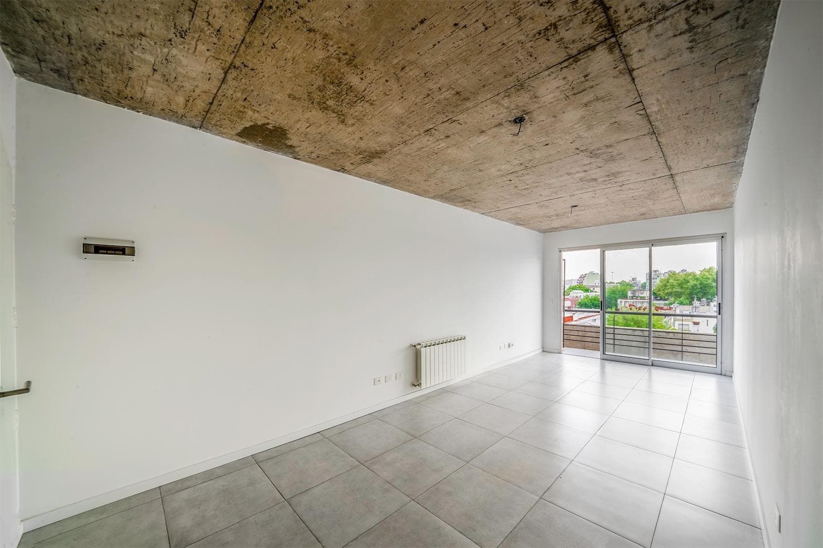 Brand-new two-room apartment with a balcony for sale in Liniers