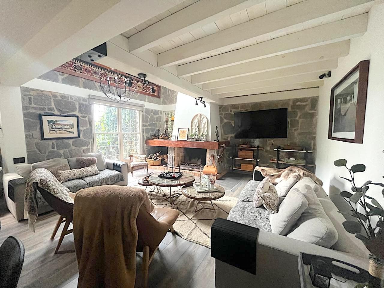 For Sale: Beautiful Cabin-Style House in Avándaro