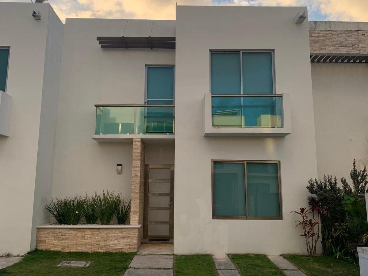 House for Sale in Terramagna, Av. 135, Cancun.