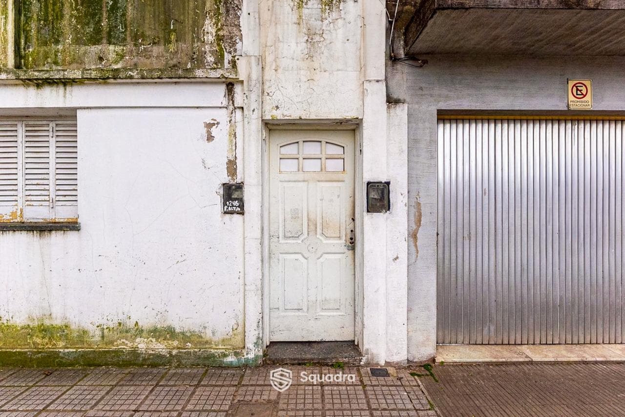FOR SALE - 2-bedroom duplex with 2 patios - Tiro Suizo neighborhood, Rosario.