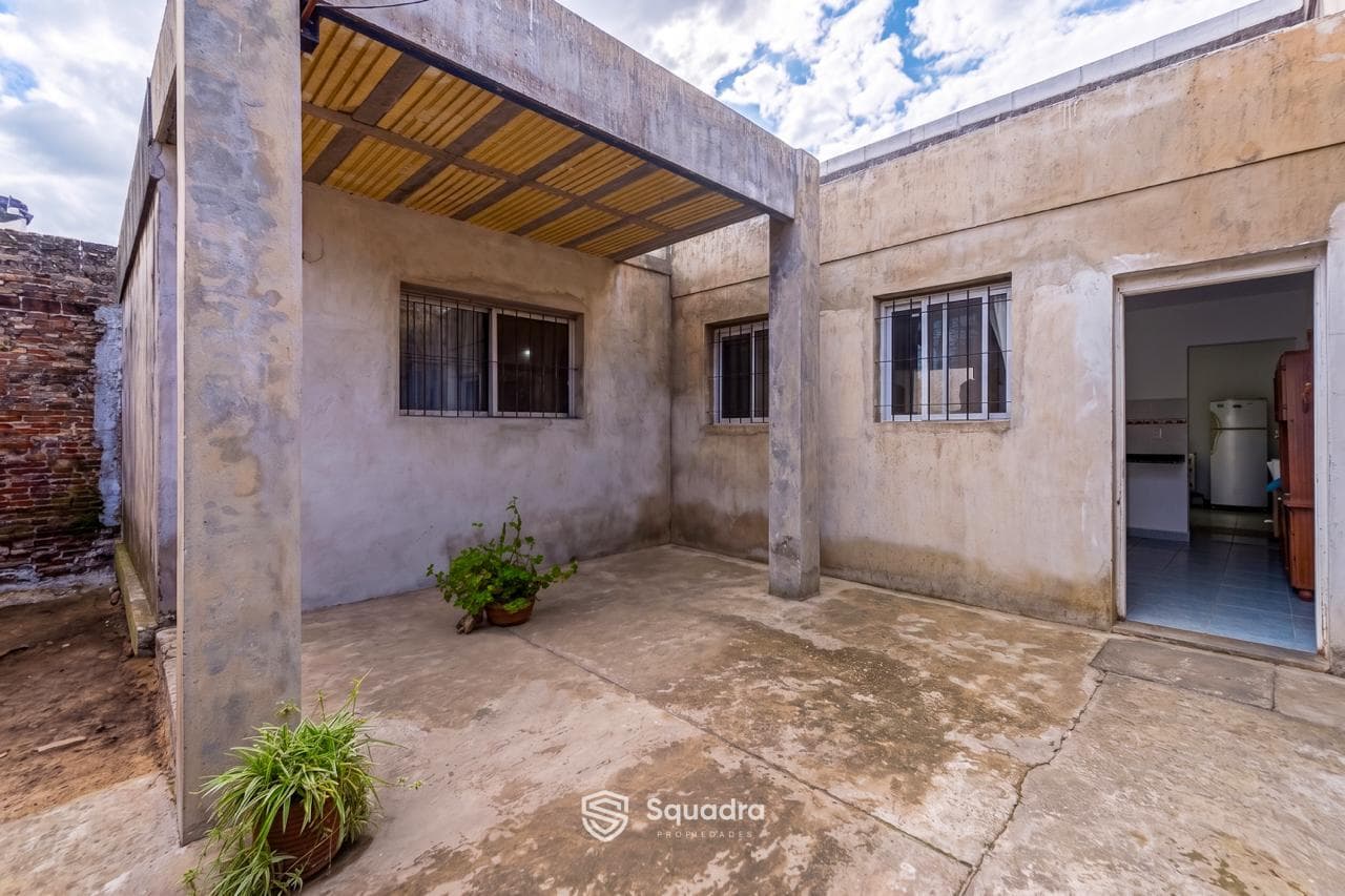 FOR SALE - 2-bedroom duplex with 2 patios - Tiro Suizo neighborhood, Rosario.