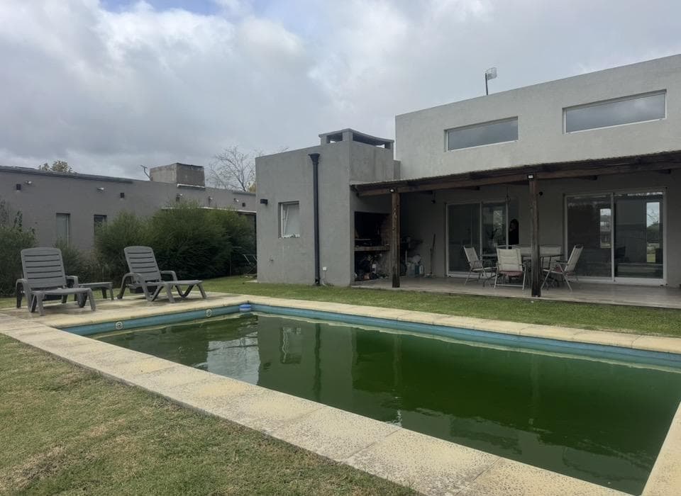 4-room house in the Santa Isabel neighborhood