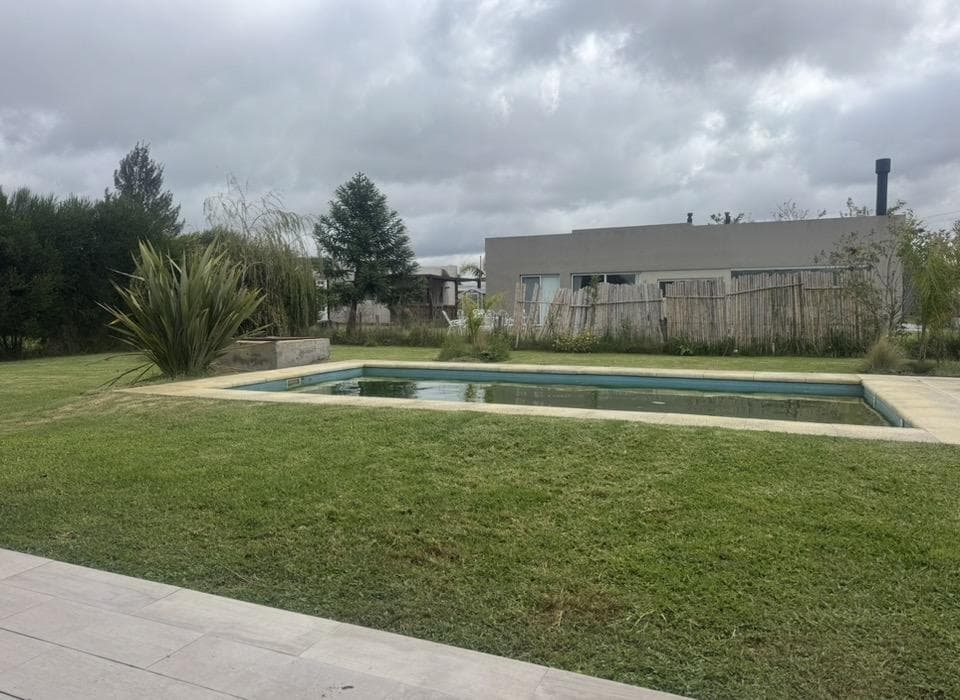 4-room house in the Santa Isabel neighborhood