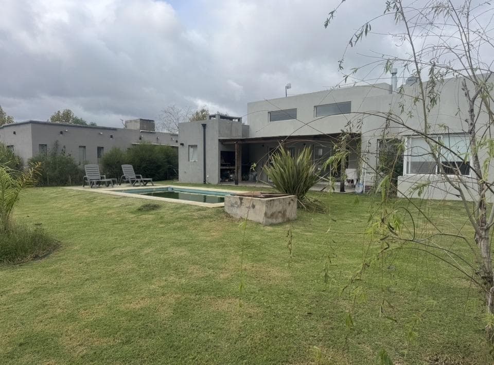 4-room house in the Santa Isabel neighborhood
