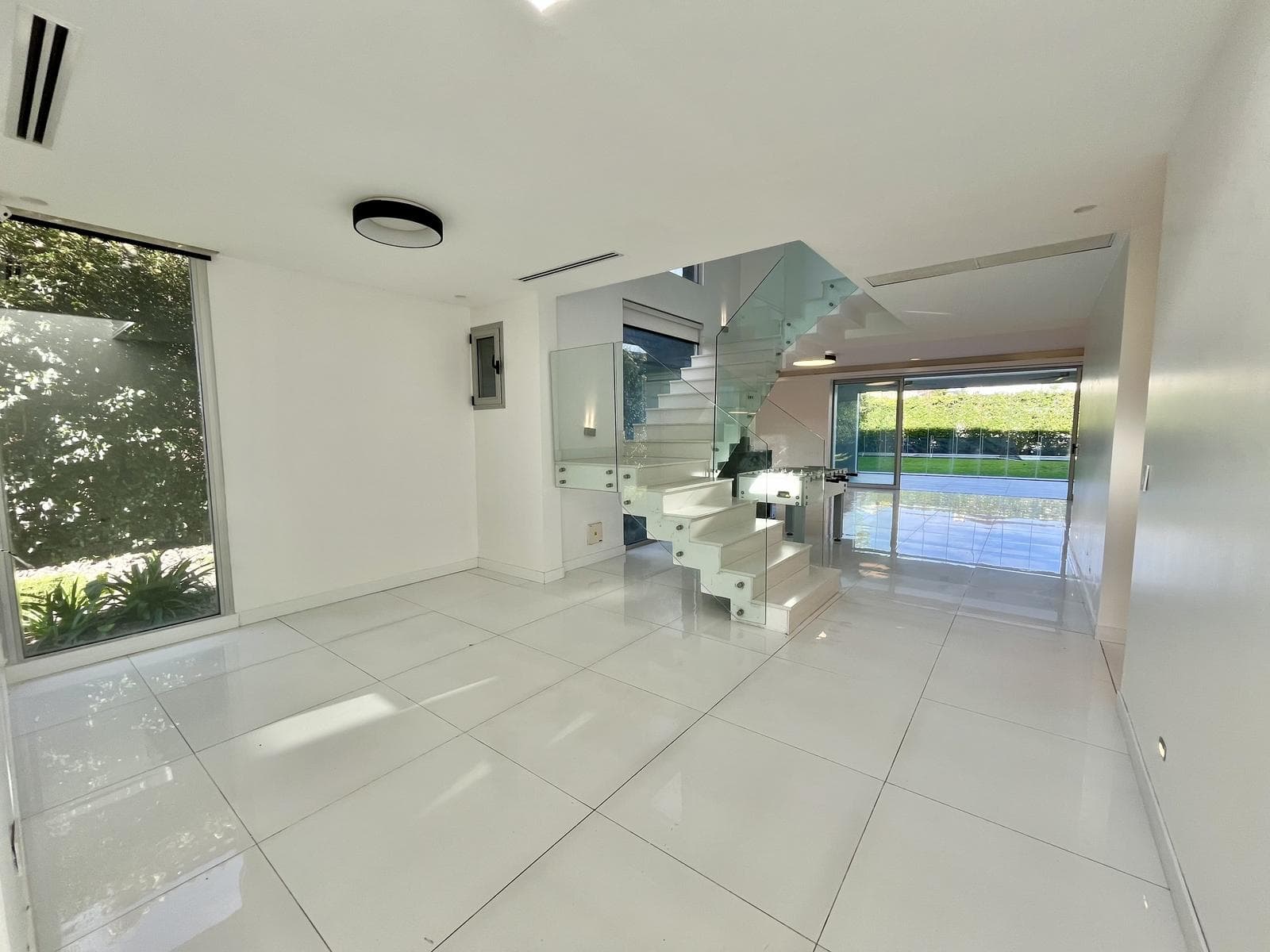 Exclusive House for Rent in Windbells