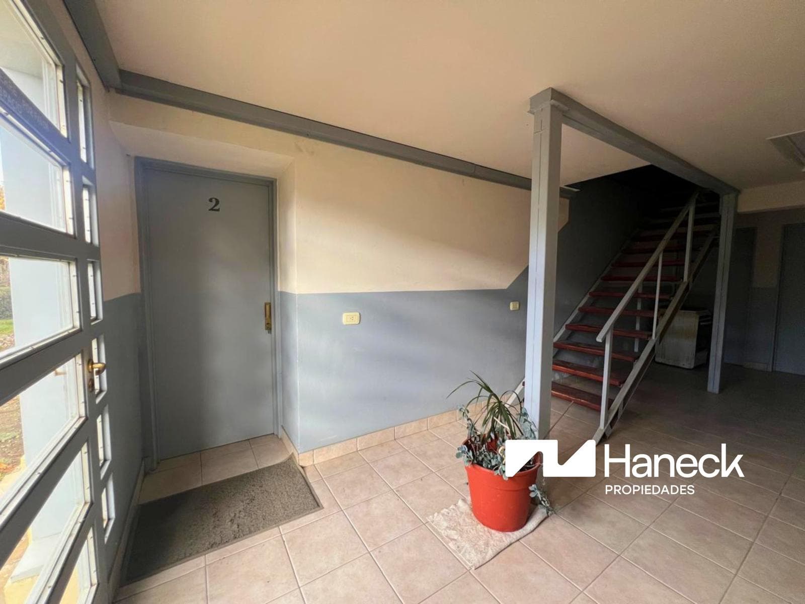 SPACIOUS studio apartment for rent, with covered parking, Bariloche