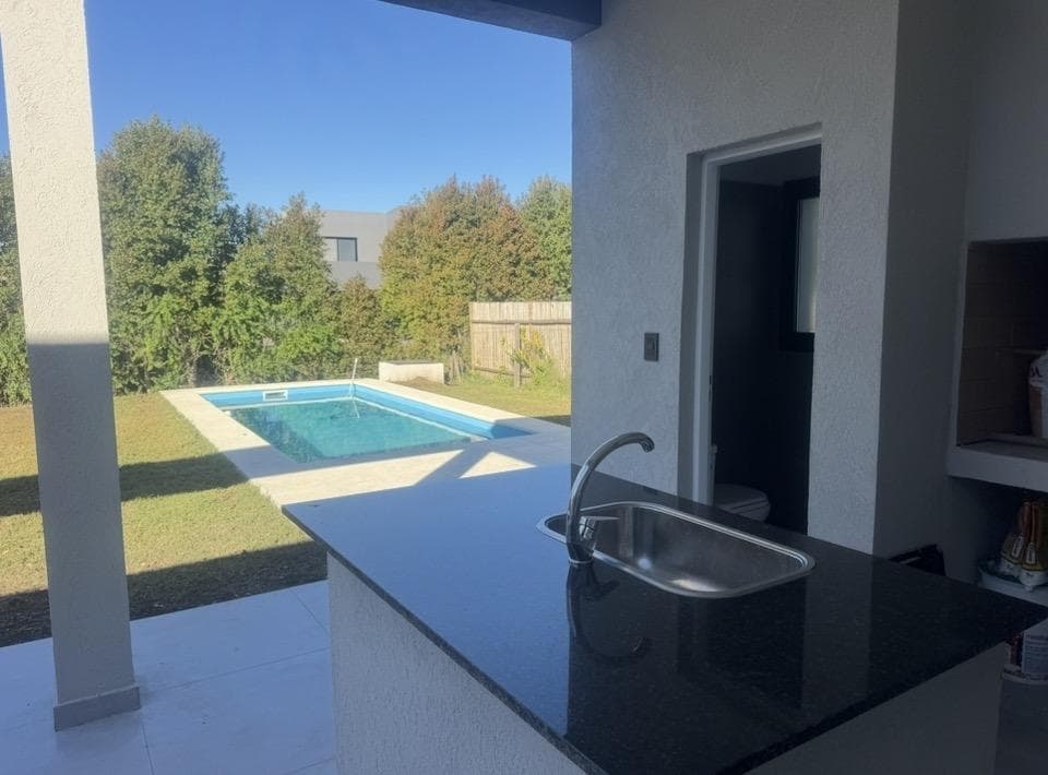House in the San Matias neighborhood with 6 rooms