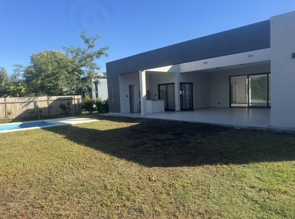 House in the San Matias neighborhood with 6 rooms