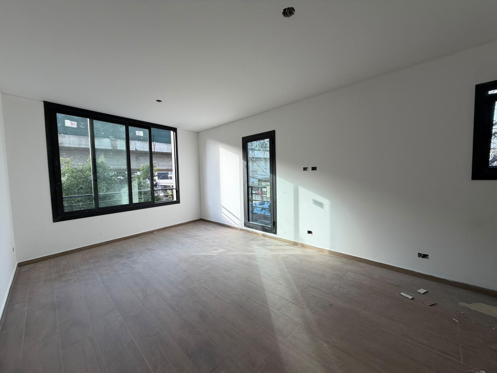 Studio apartment for sale on Darwin Street in the 1200s