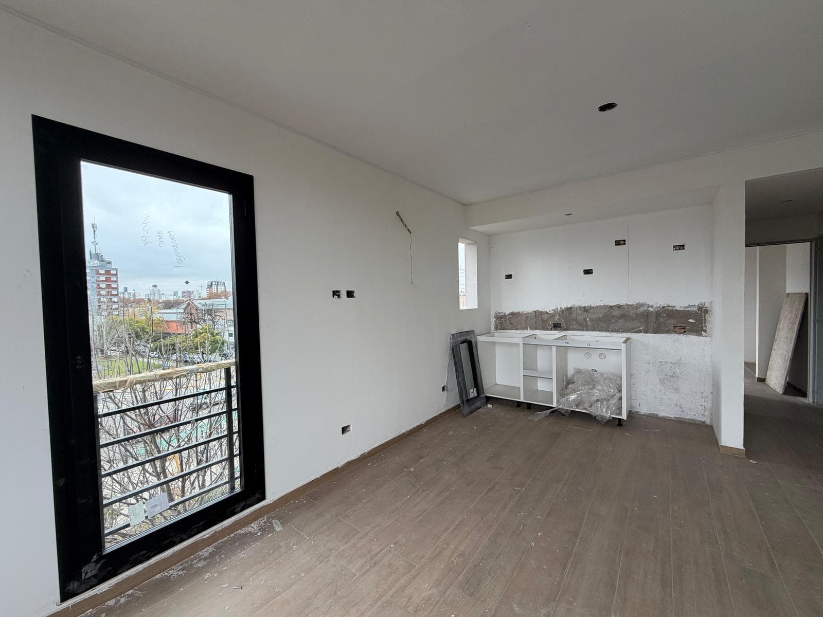 Studio apartment for sale on Darwin Street in the 1200s