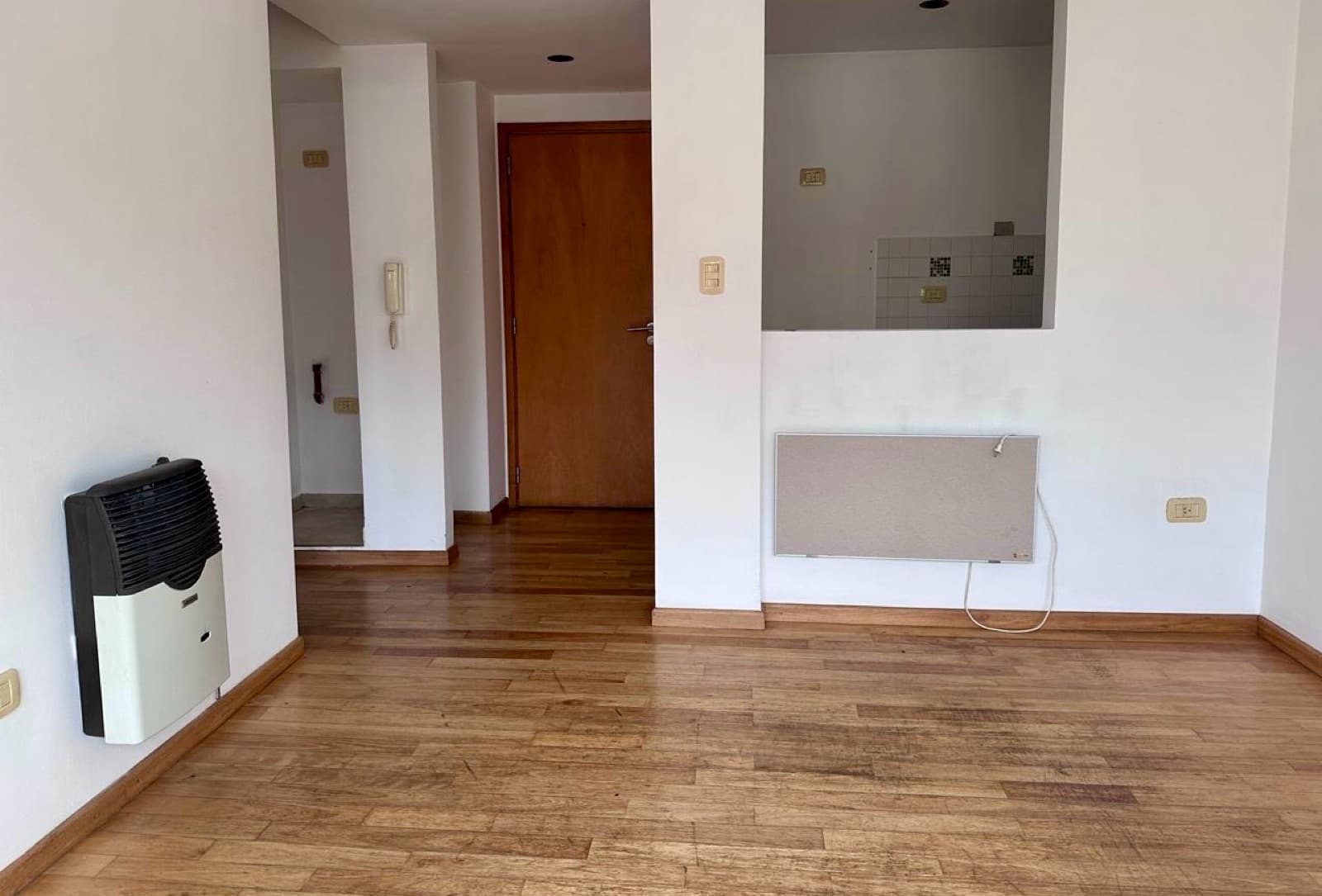 Apartment for rent in the university district: 60th and 8th. 1 bedroom