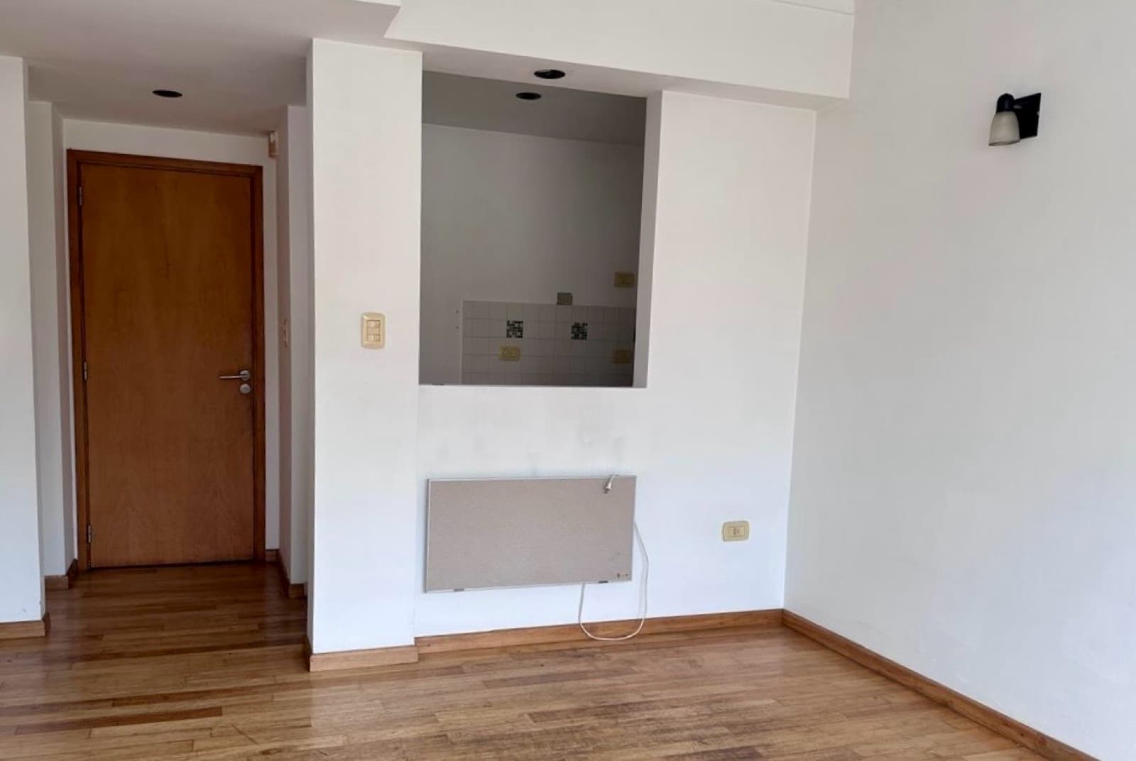 Apartment for rent in the university district: 60th and 8th. 1 bedroom