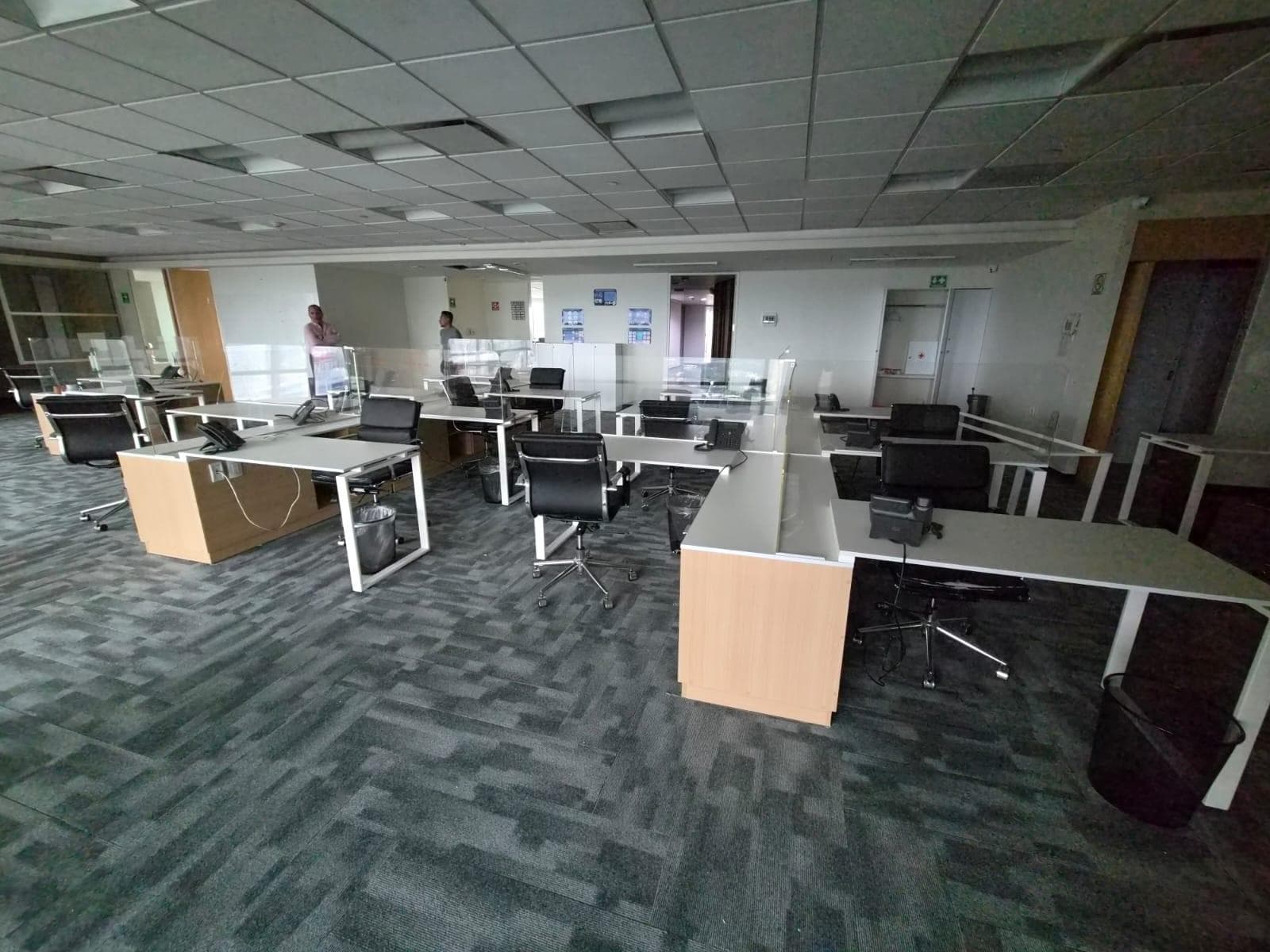 Furnished office for rent in Lomas de Chapultepec.