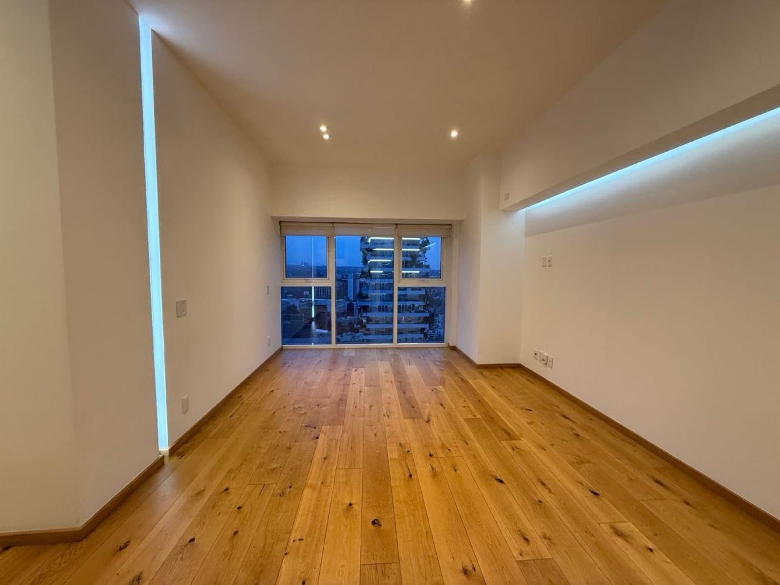 Apartment for sale at Icon San Angel: 2 bedrooms, 2 bathrooms, 2 parking spaces, amenities, security