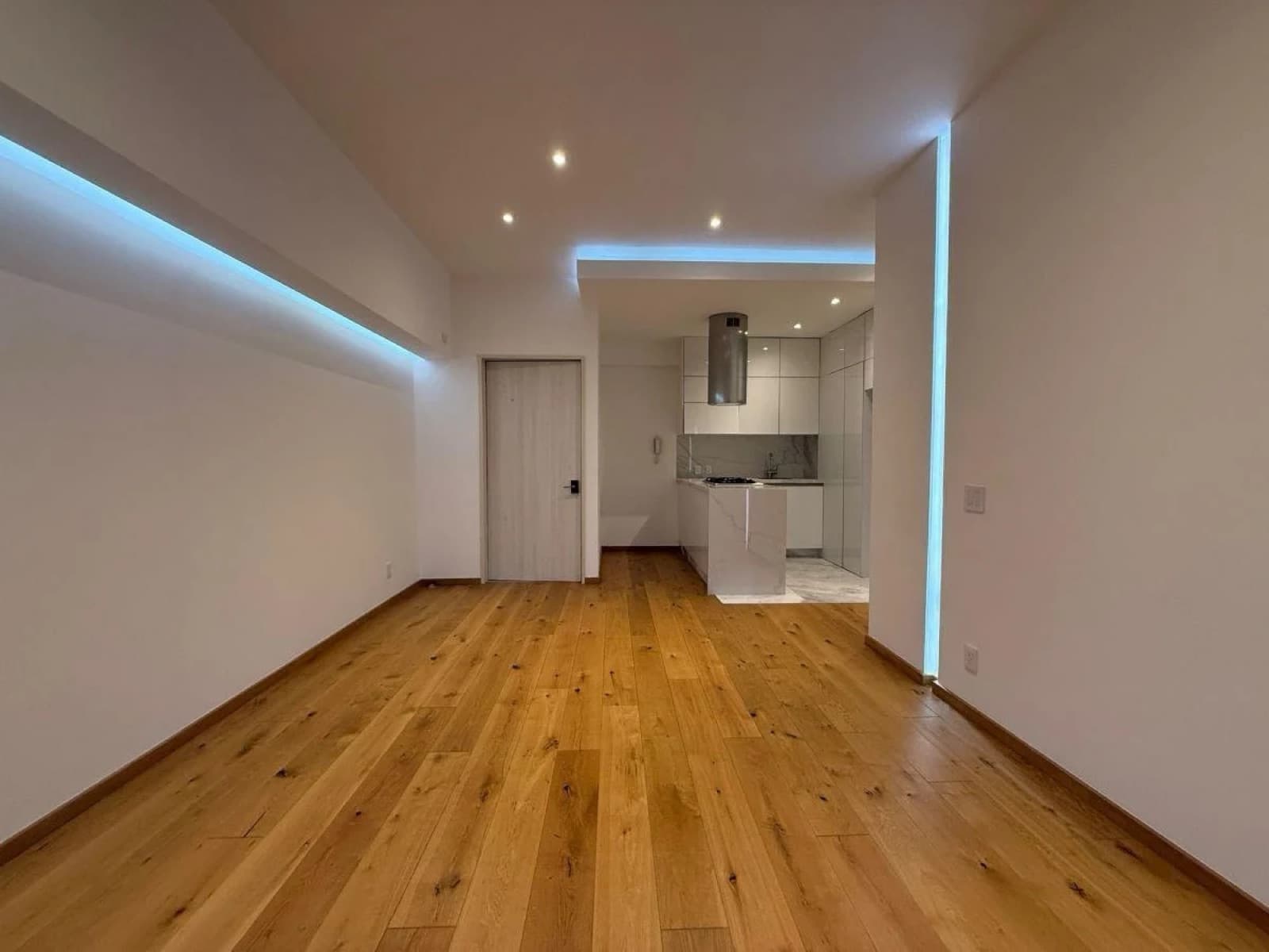 Apartment for sale at Icon San Angel: 2 bedrooms, 2 bathrooms, 2 parking spaces, amenities, security