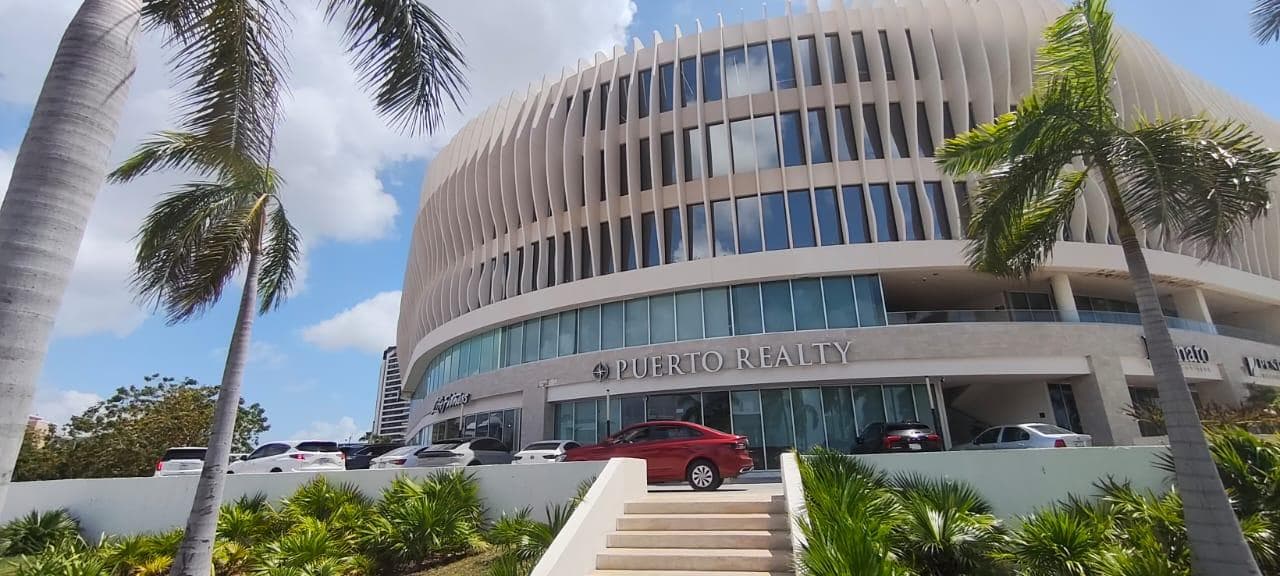 OFFICE FOR SALE IN PUERTO CANCÚN AT NIDO CORPORATIVO: 175 M2 WITH A PREMIUM LOCATION