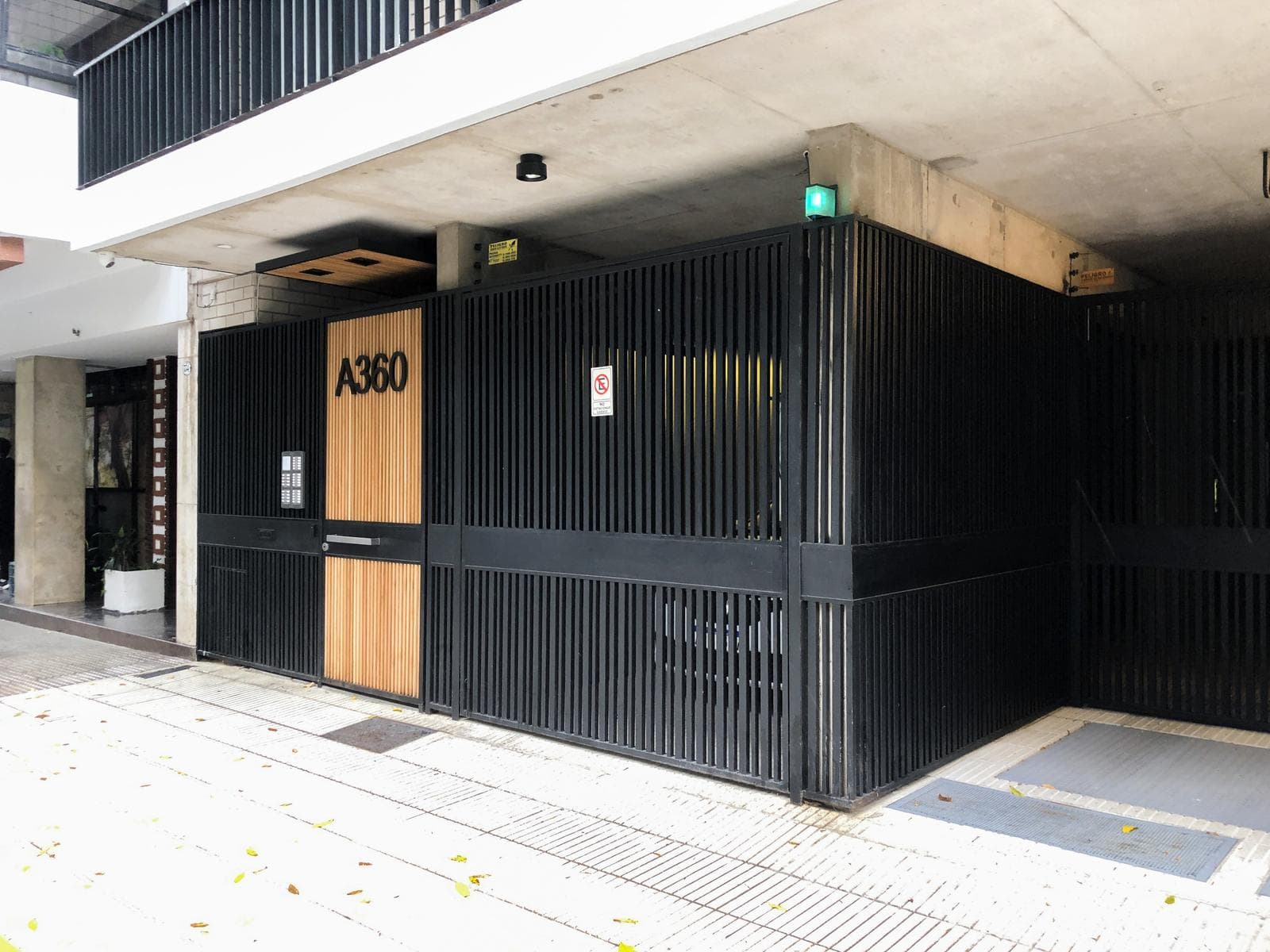 Studio apartment with balcony and amenities - For Rent