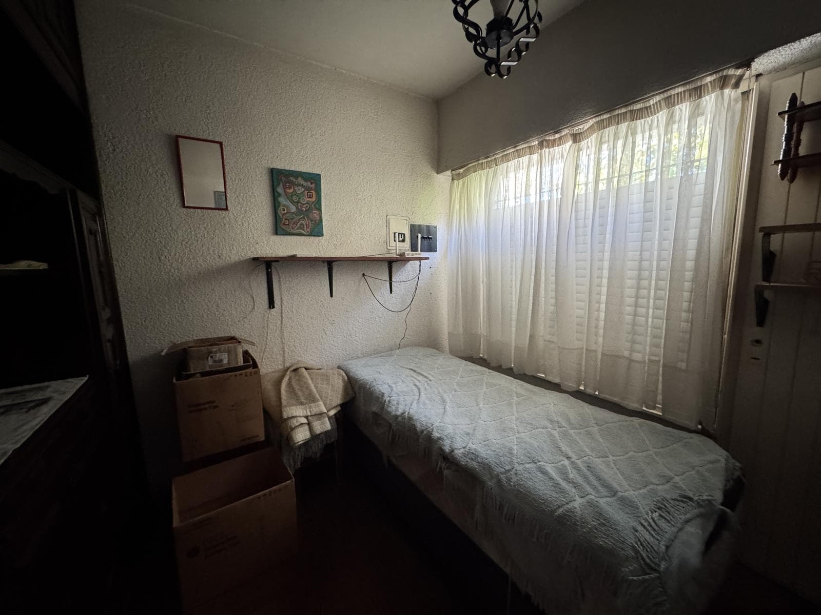 House for sale in Villa Elisa, La Plata: 423 between 6th Street and Camino Centenario. TWO LOTS. BANK-APPROVED