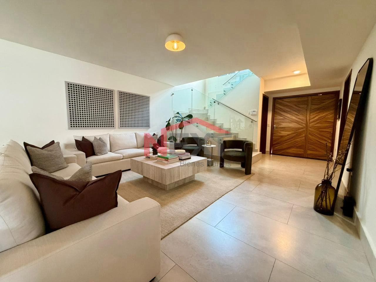 HOUSE FOR SALE IN VENTURA RESIDENCIAL