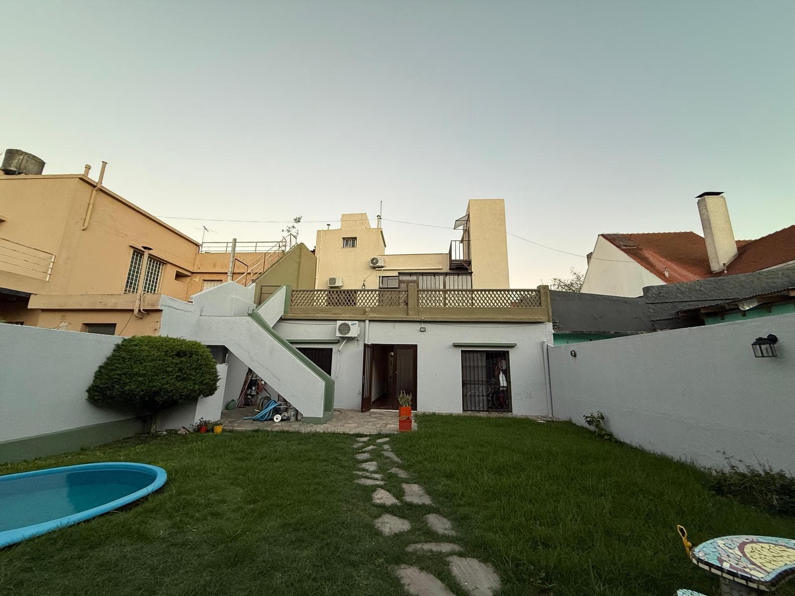 Casa en venta - 275 m2 cubiertos - Quilmes