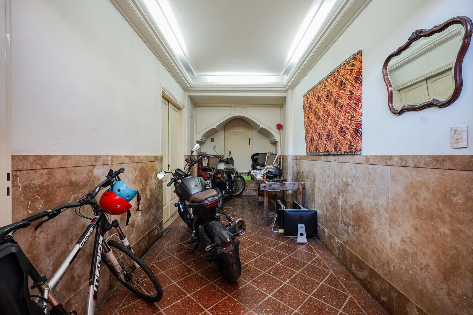 5-room apartment with no maintenance fees for sale in Villa del Parque