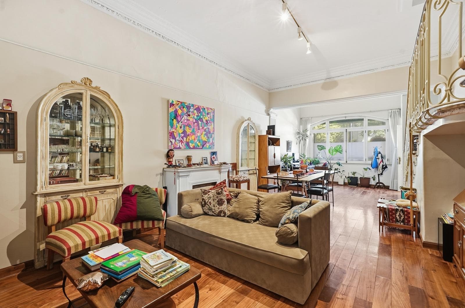 5-room apartment with no maintenance fees for sale in Villa del Parque