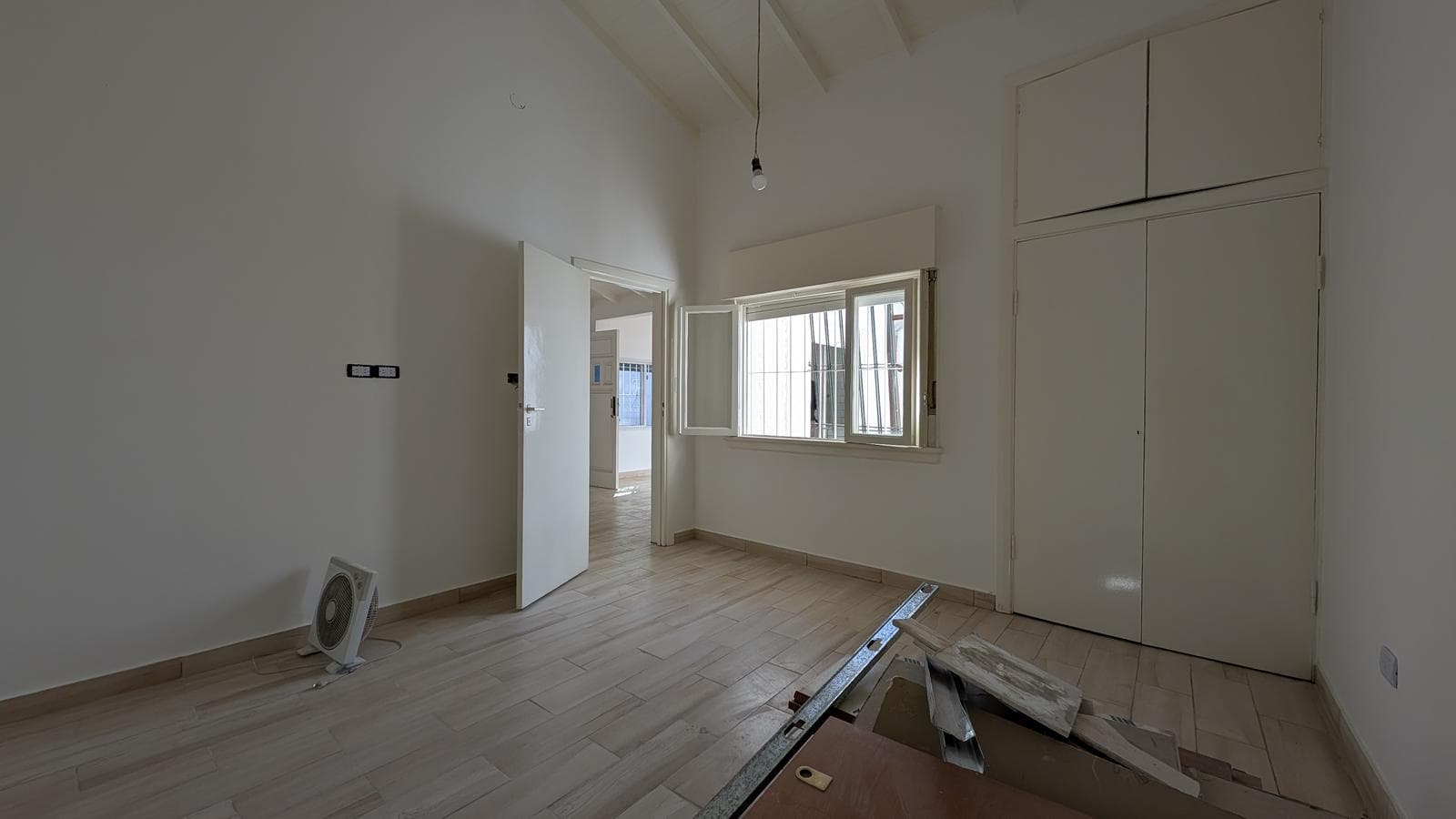 Brand-New 3-Room House in Florida—An Excellent Opportunity