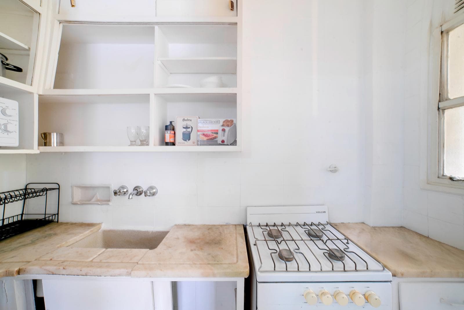 Furnished two-room apartment for short-term rent in Monserrat