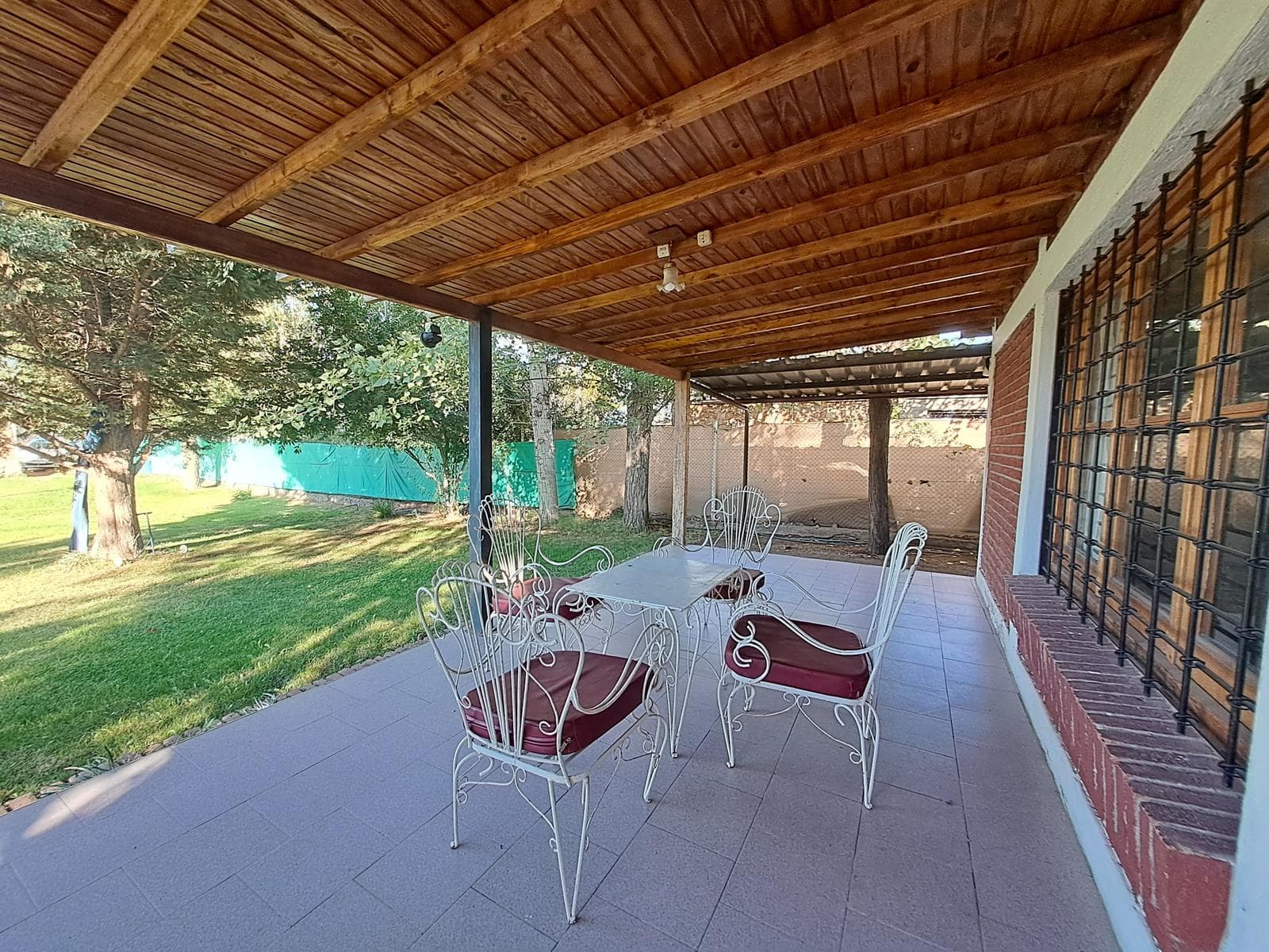 House with Pool—Eligible for Mortgage—Granja Lomas de Chacras Neighborhood