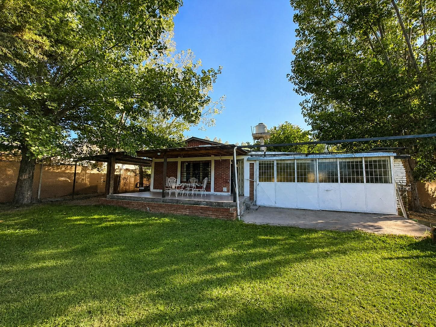 House with Pool—Eligible for Mortgage—Granja Lomas de Chacras Neighborhood