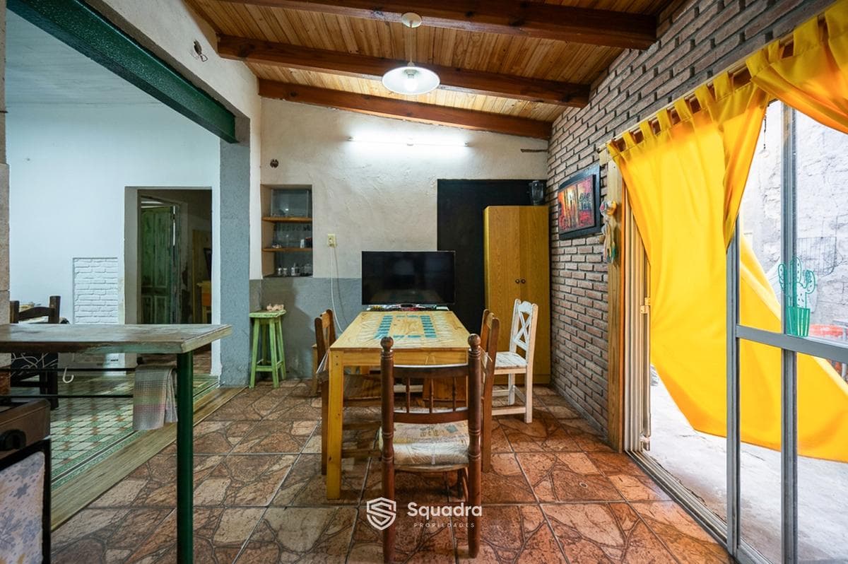 FOR SALE | TRADE - 2-bedroom house - Downtown, San Lorenzo.