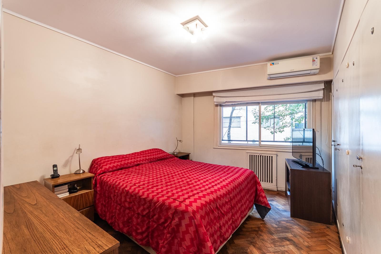Spacious 4-room apartment for sale in Barrio Norte.