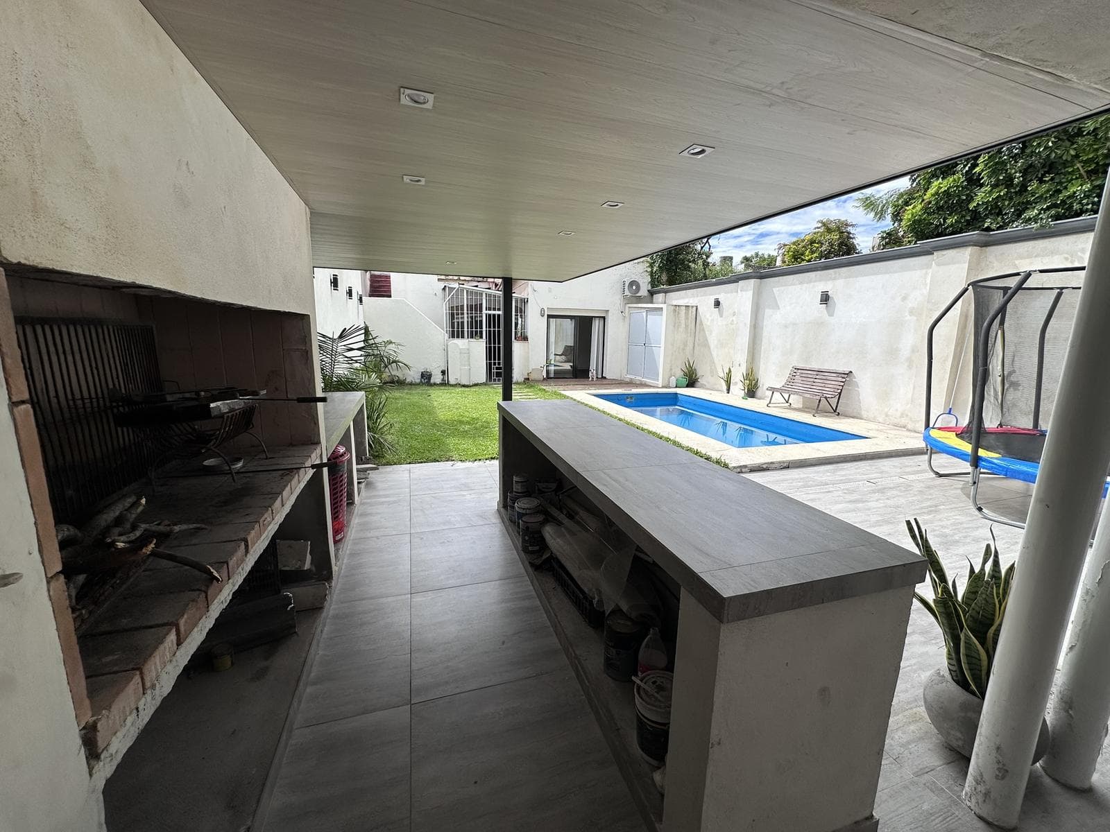 FOR SALE: House in the España y Hospitales neighborhood