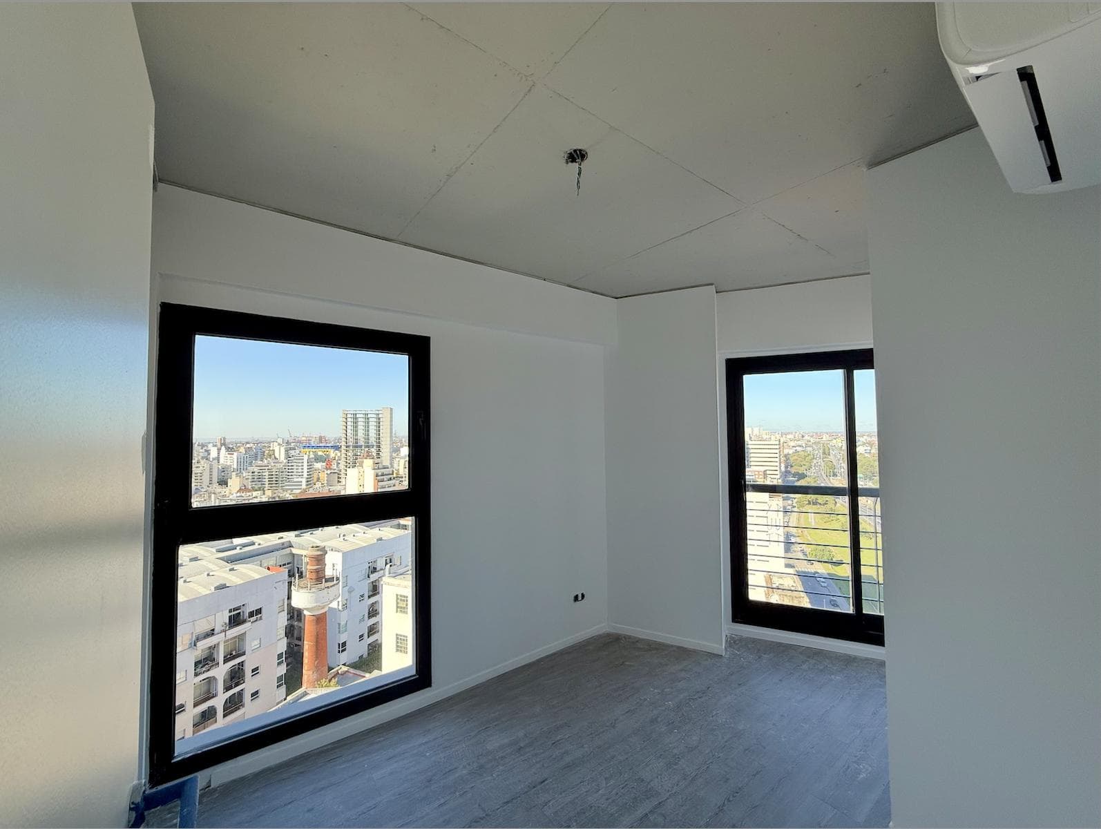 Brand-New 4-Room Apartment for Sale in Barracas