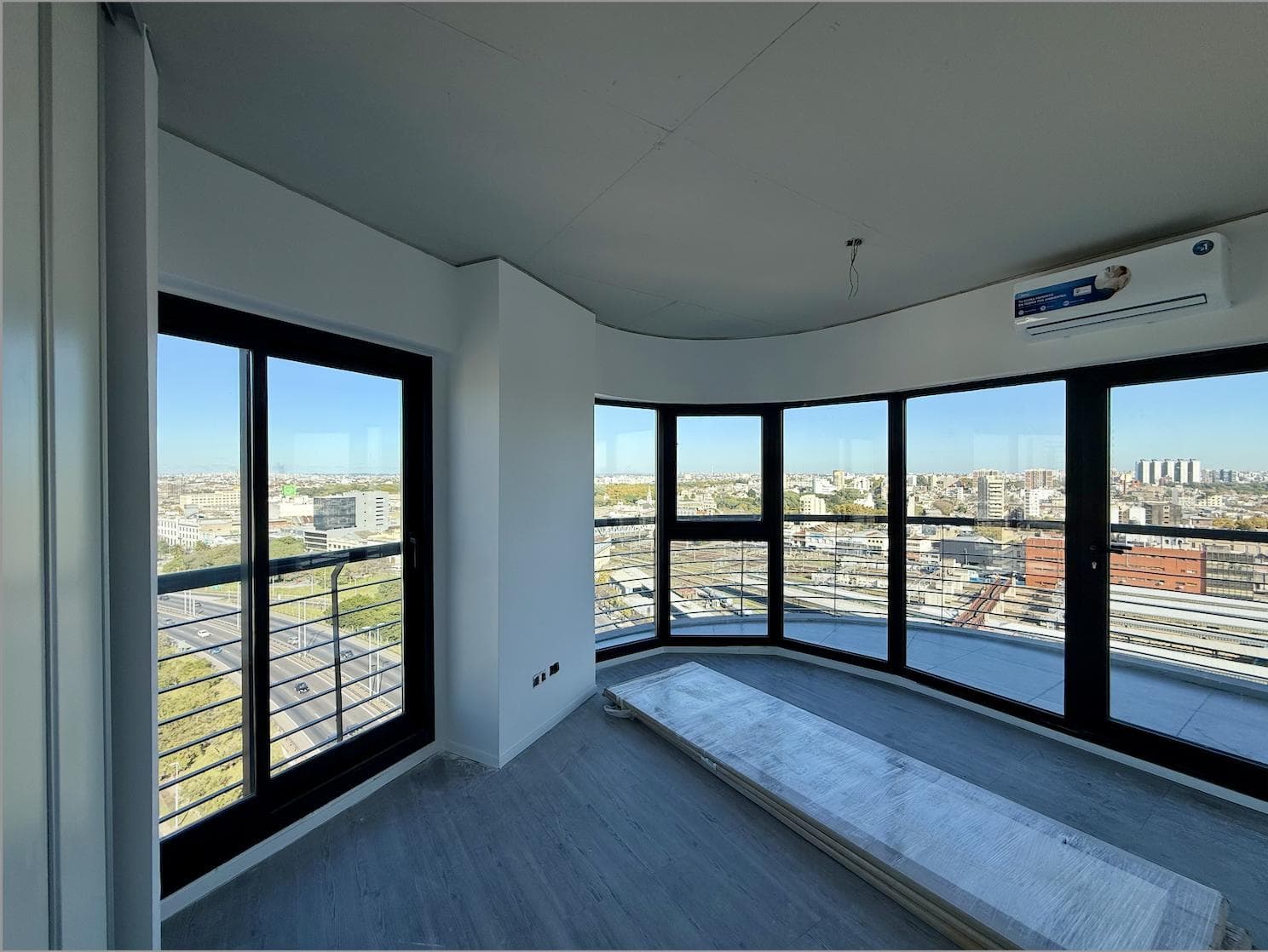 Brand-New 4-Room Apartment for Sale in Barracas