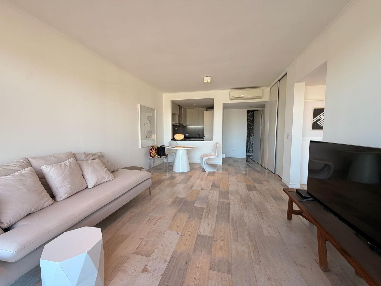 Two-room apartment with a walk-in closet