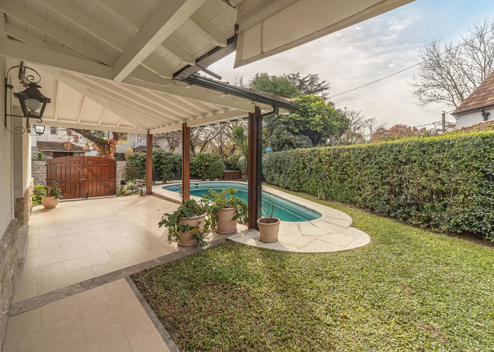 Venta Casa 5 ambientes Martinez Pileta Jardin Parrilla APTO CREDITO- PERMUTA-