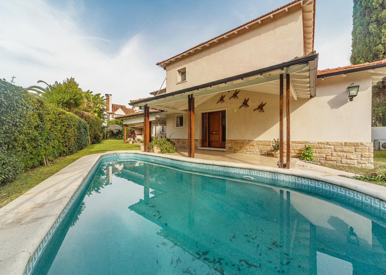 Venta Casa 5 ambientes Martinez Pileta Jardin Parrilla APTO CREDITO- PERMUTA-