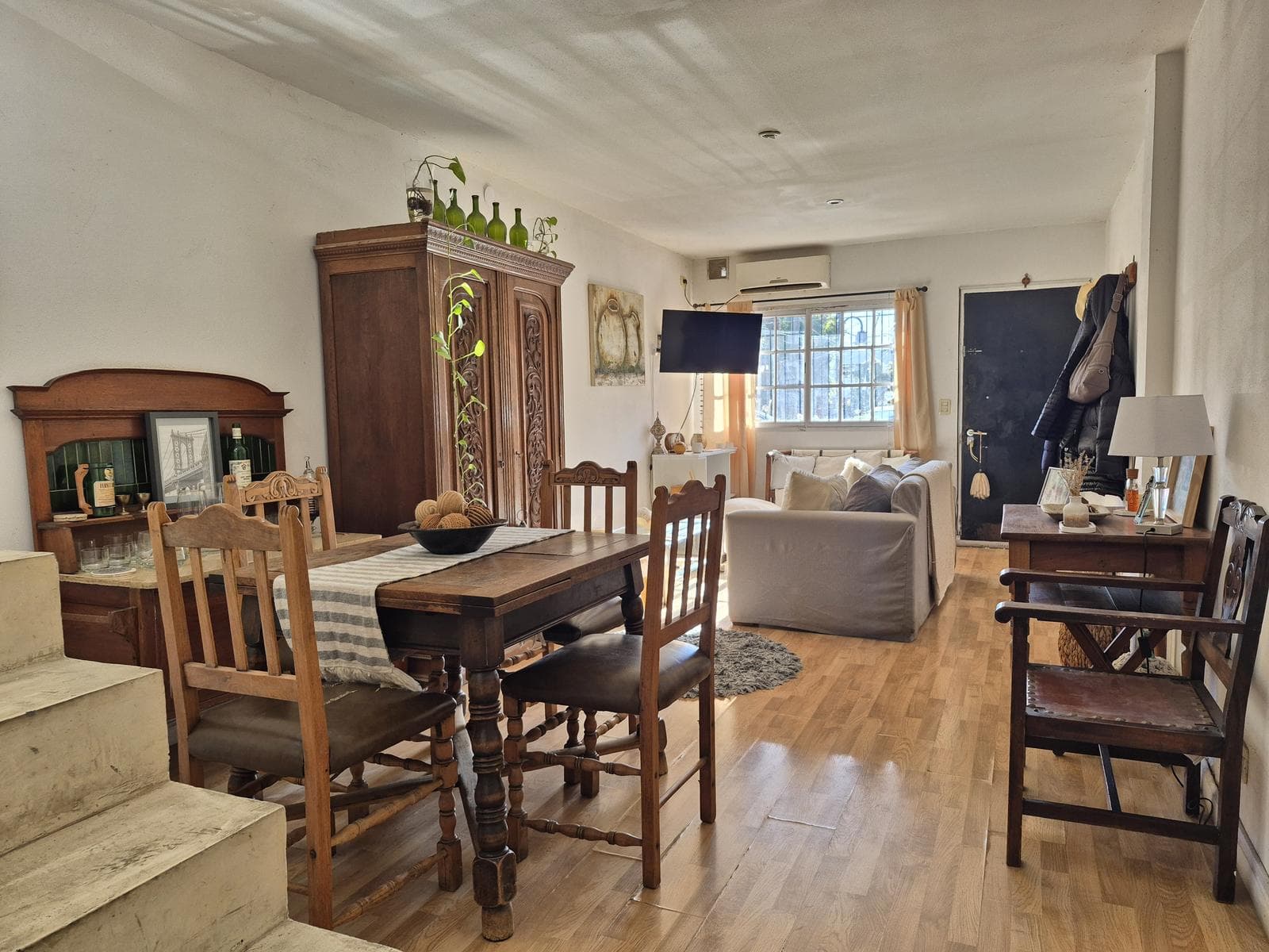 Triplex Apartment for Sale in Downtown Tigre with a Garden—NO MAINTENANCE FEES—Qualifies for Financing