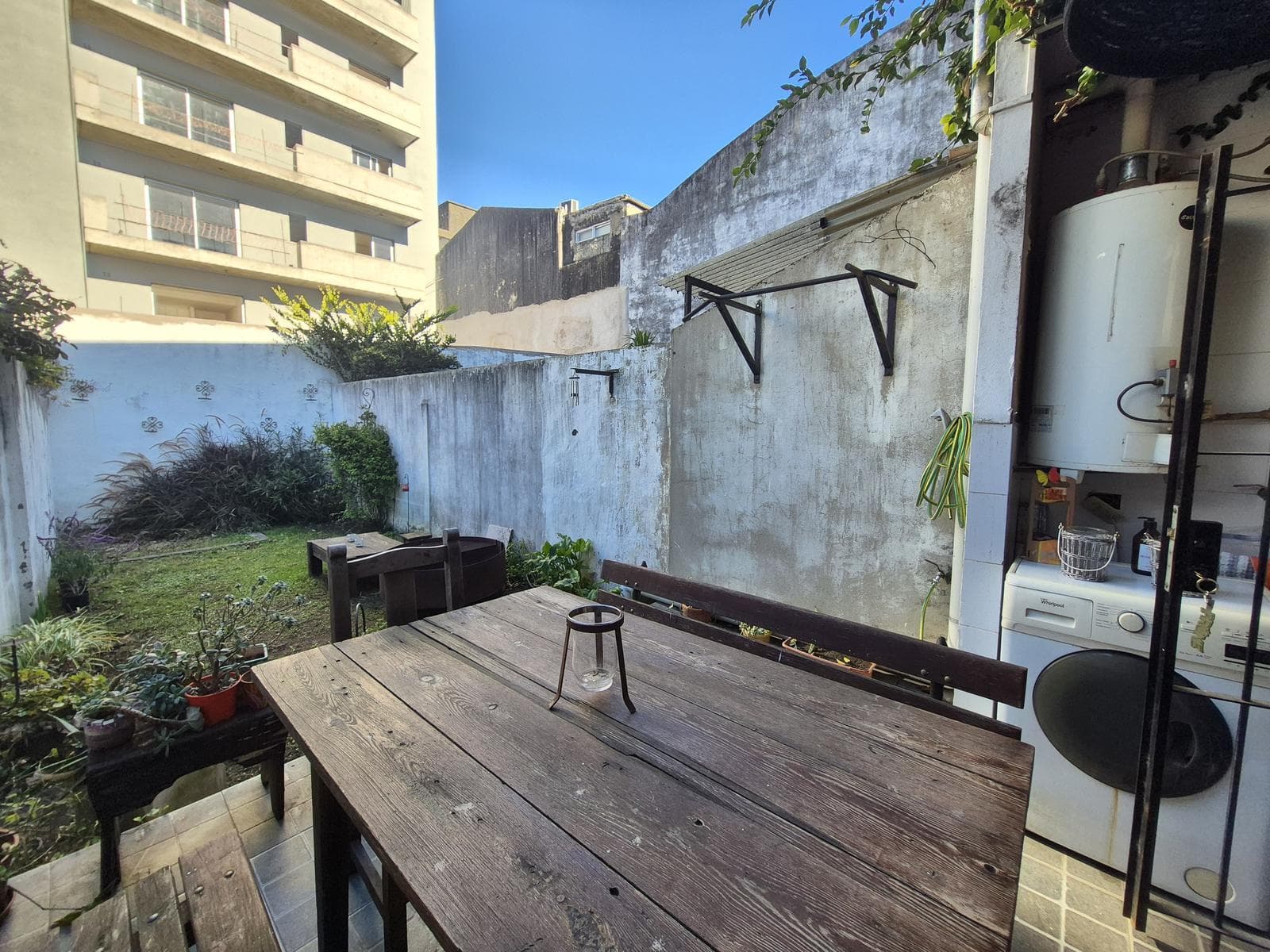 Triplex Apartment for Sale in Downtown Tigre with a Garden—NO MAINTENANCE FEES—Qualifies for Financing