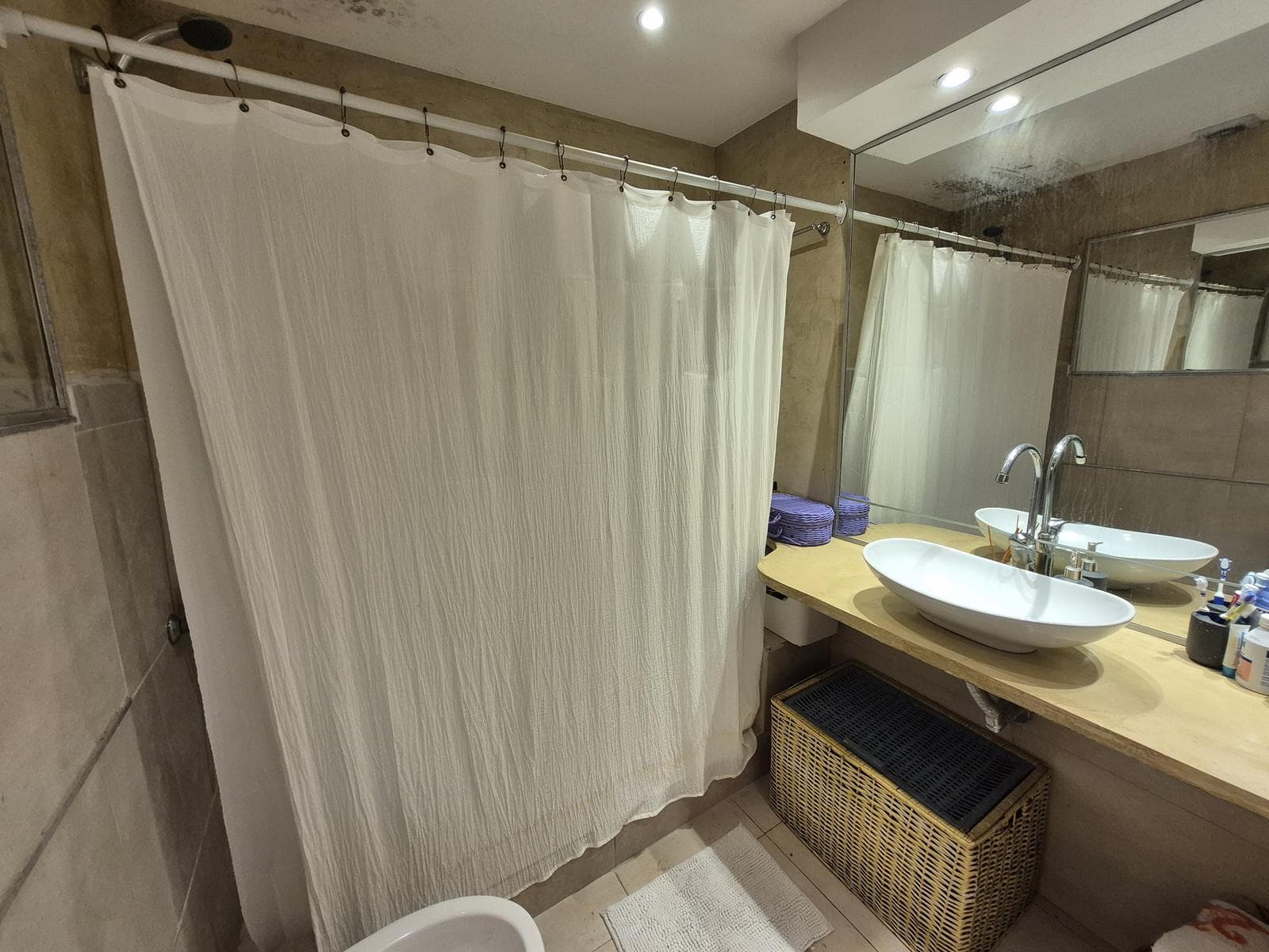 Triplex Apartment for Sale in Downtown Tigre with a Garden—NO MAINTENANCE FEES—Qualifies for Financing